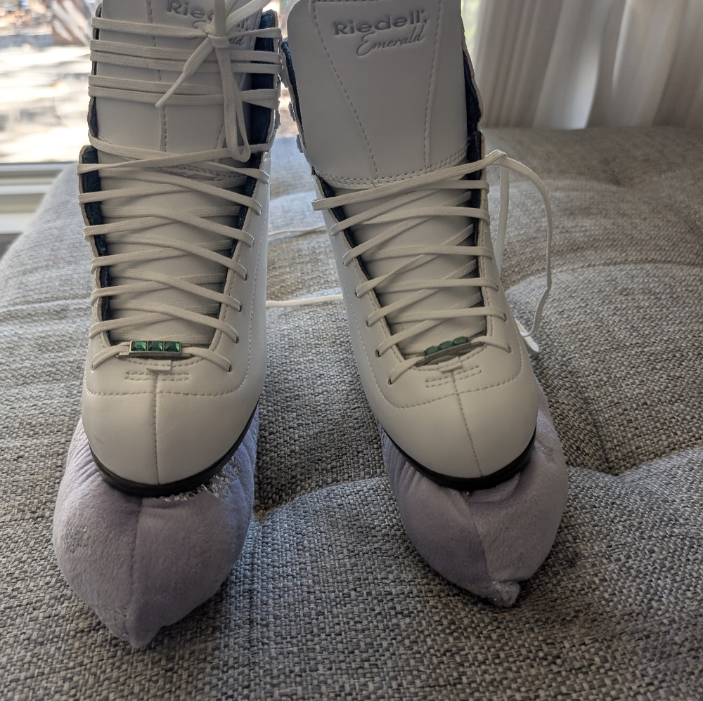 Riedell 119 Emerald Girls Figure Skates Size 2.5
